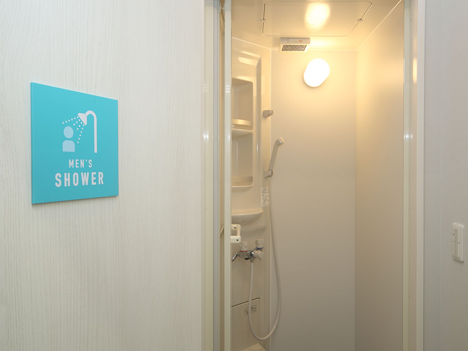 男女別、個室のシャワールーム完備